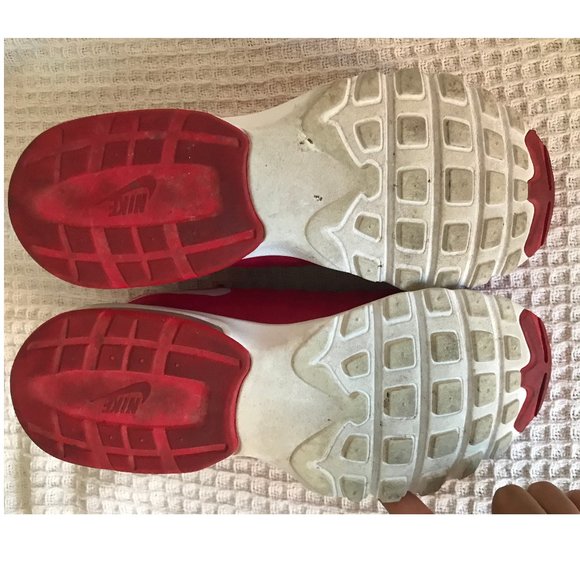 Hot Pink Nike Women Shoes in Good Conditions - Picture 6 of 6